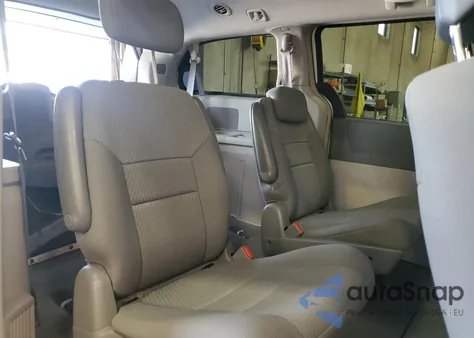 2010 Chrysler Town & Country Touring from USA, damaged, VIN 2A4RR5D14AR343960